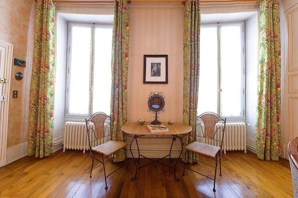 Amphore Du Berry Saint-Amand-Mont-Rond Habitación foto