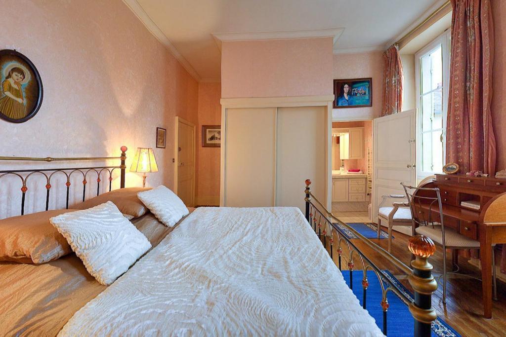 Amphore Du Berry Saint-Amand-Mont-Rond Habitación foto